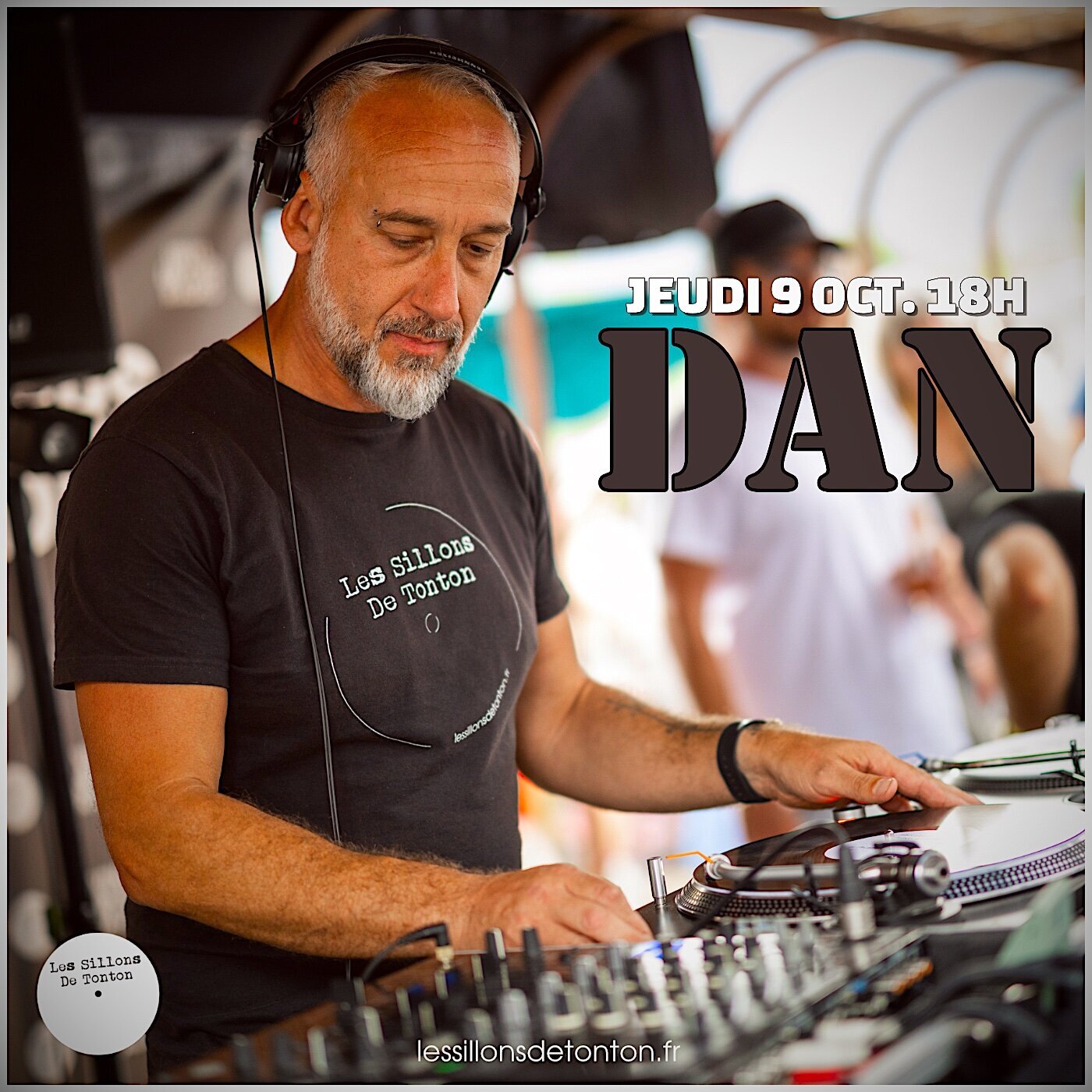 DANS LE BAC DE DISQUE DE DAN