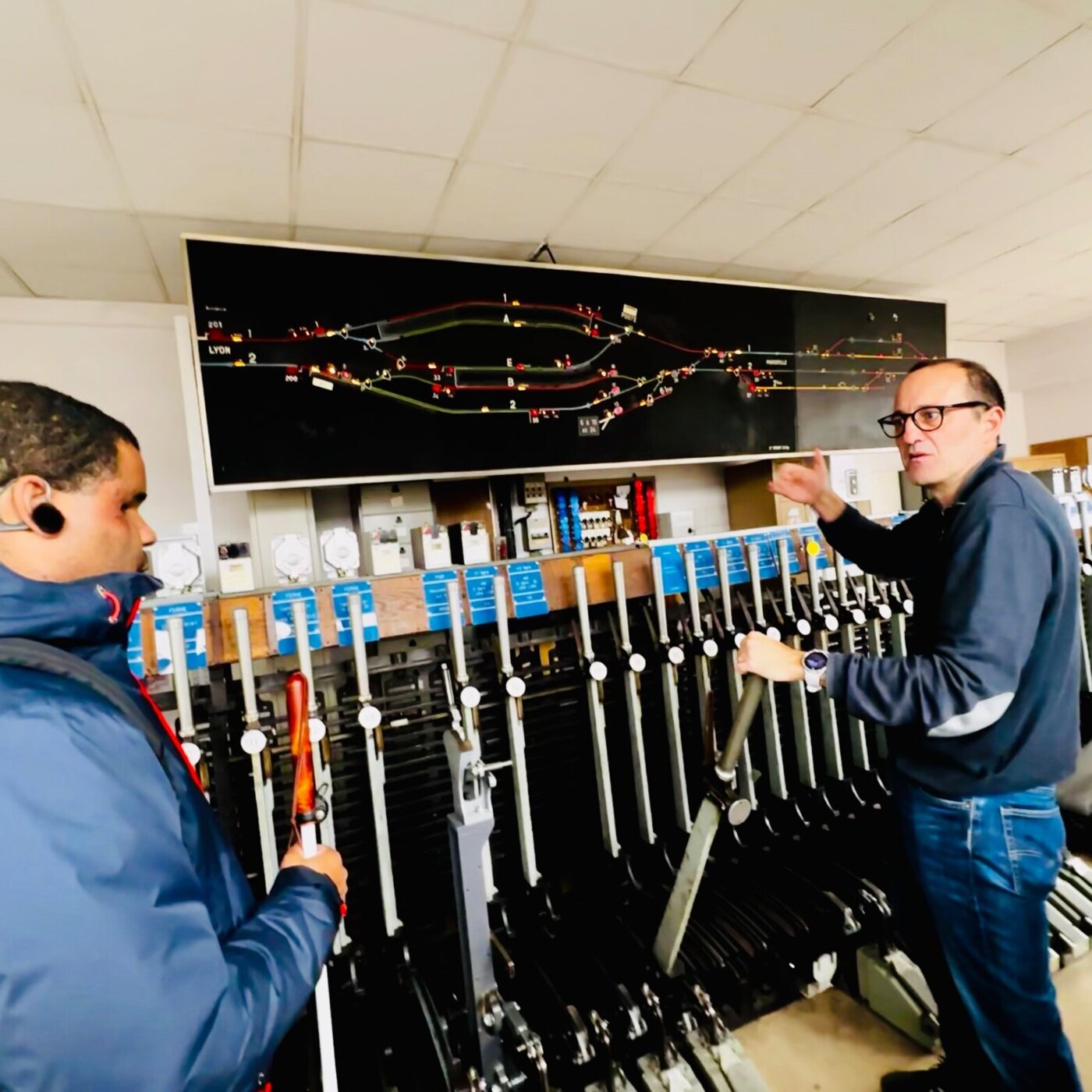 3. 13. DuoDay SNCF — Dans les coulisses de la gare de Vienne : Le poste d'aiguillage