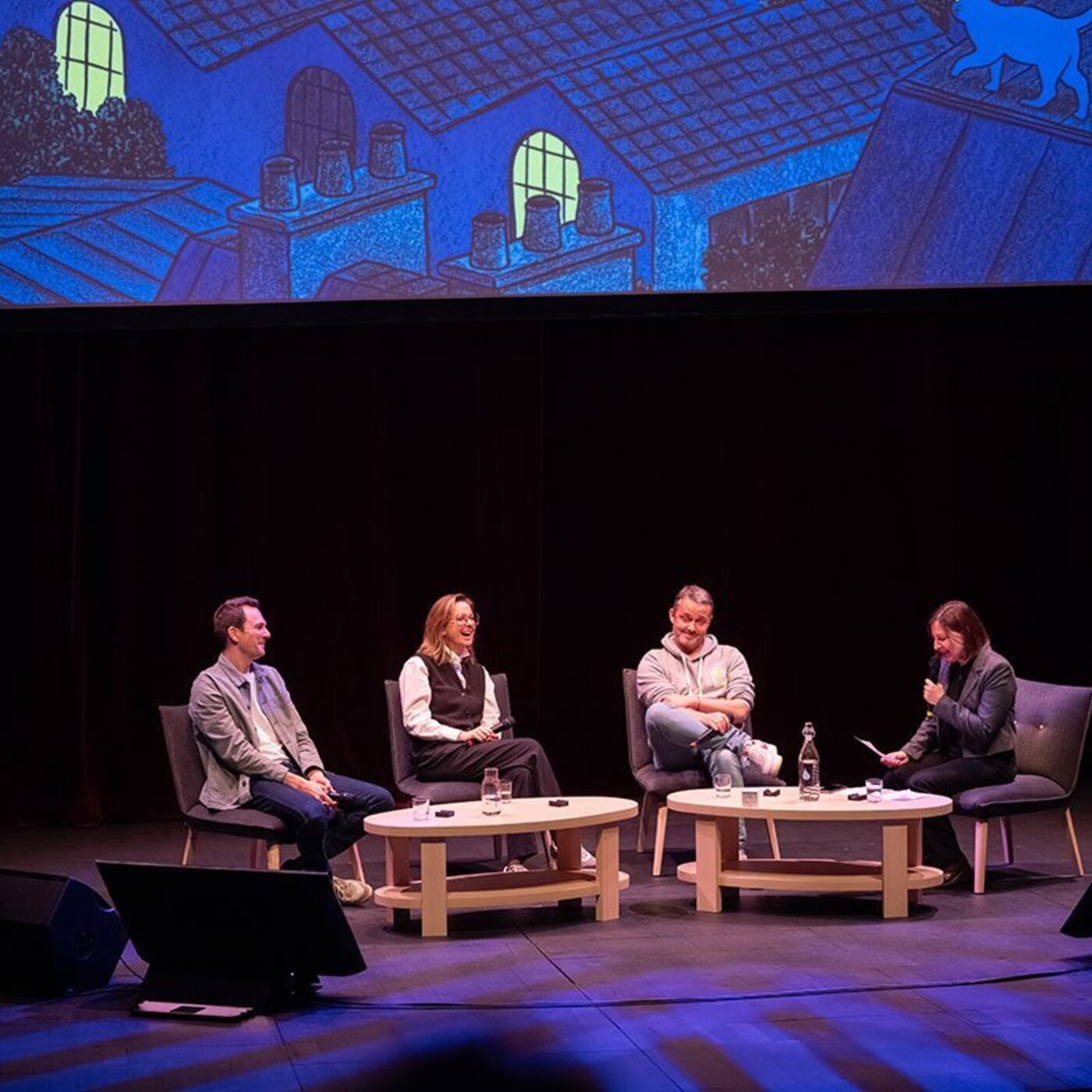 Dans les rouages de l'humour politique, avec l’équipe de Charline Vanhoenacker