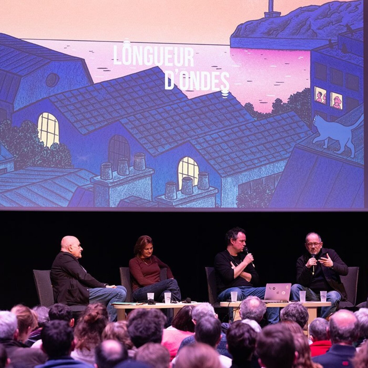 Mais qui en veut à l'audiovisuel public ?