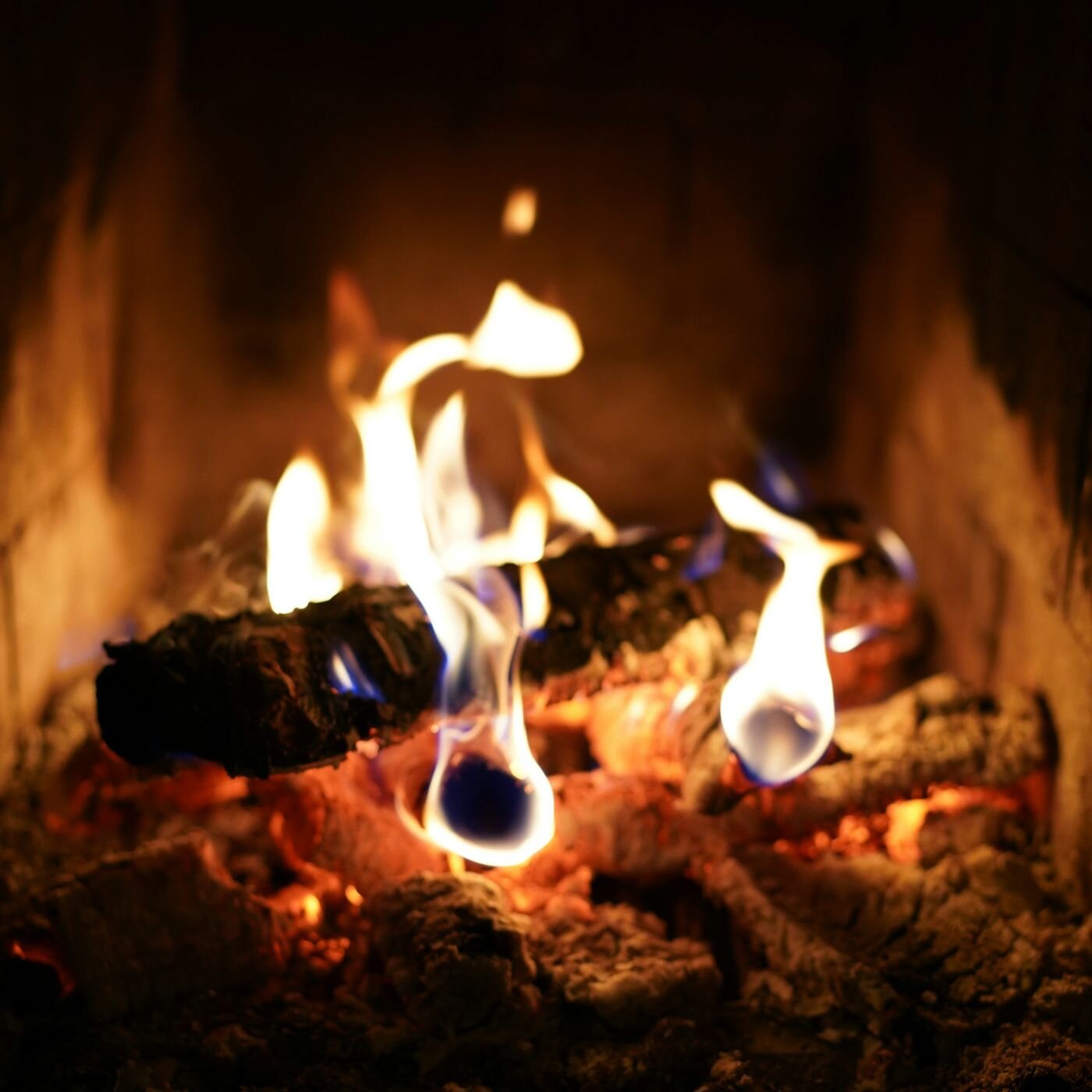 Méditation guidée au coin du feu et Respiration équilibrante Méditation guidée au coin du feu et Respiration équilibrante