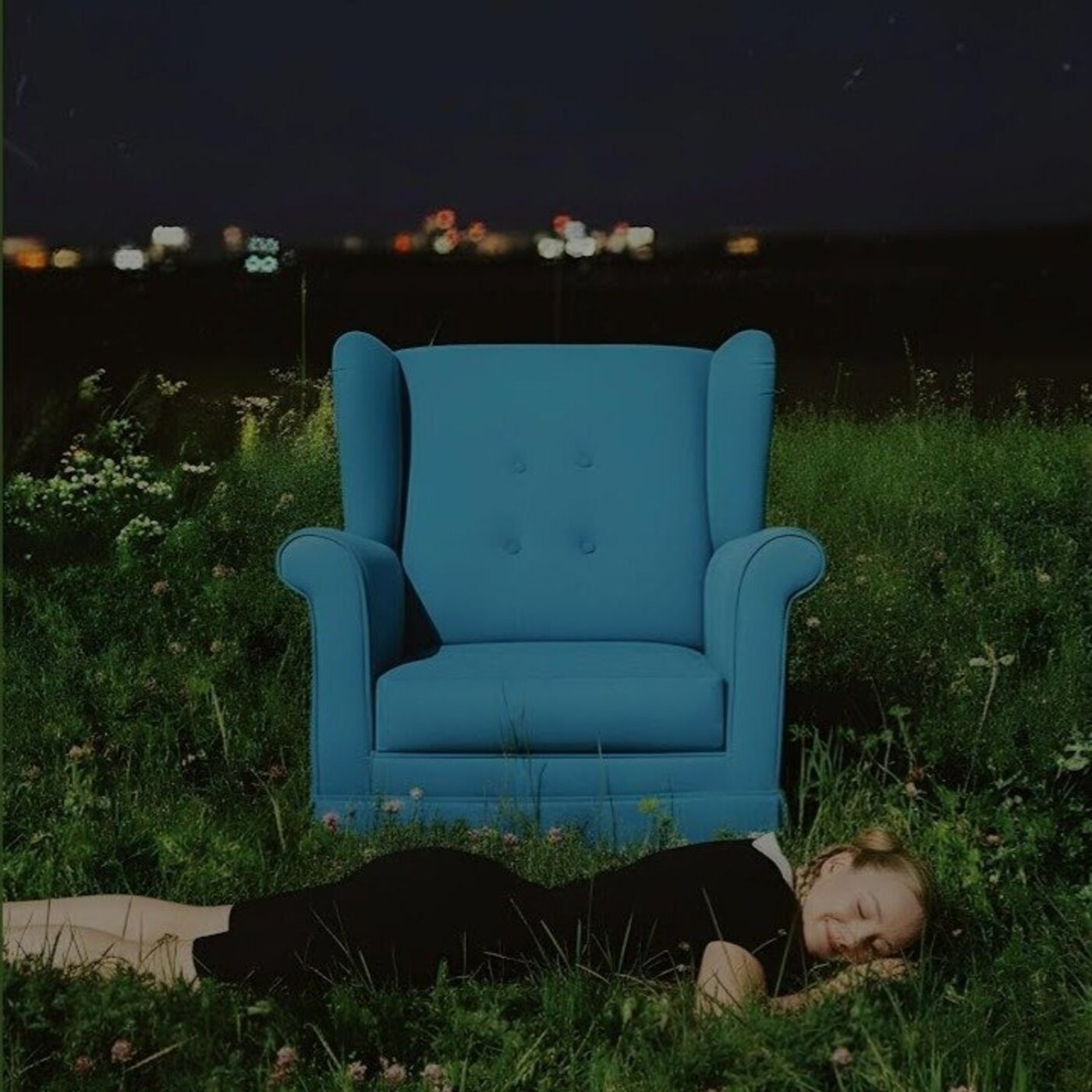 FACE 1 : PRÉSENTATION DE LA CHANTEUSE YULIA LOVA