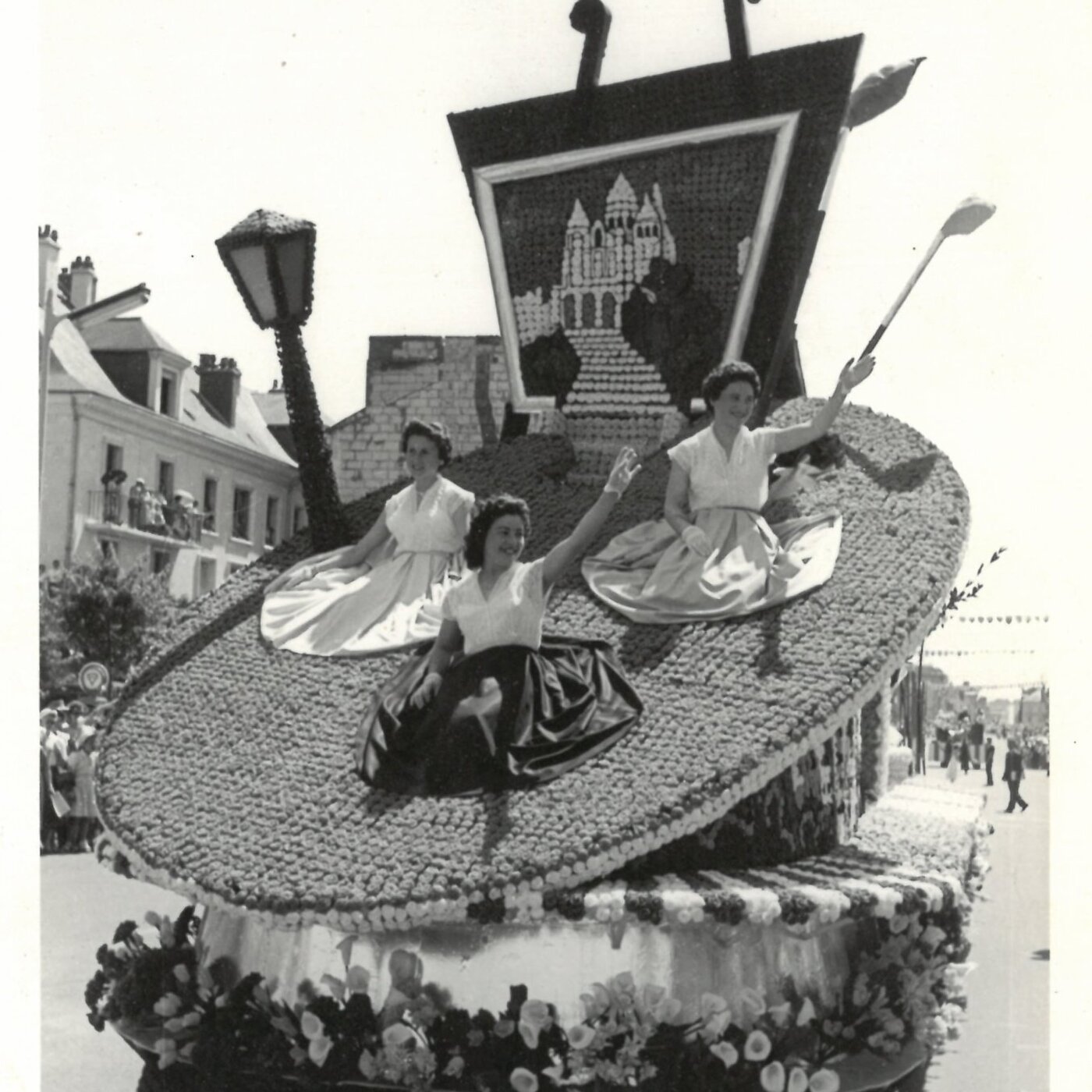 Saumur au temps des défilés fleuris (2/2)